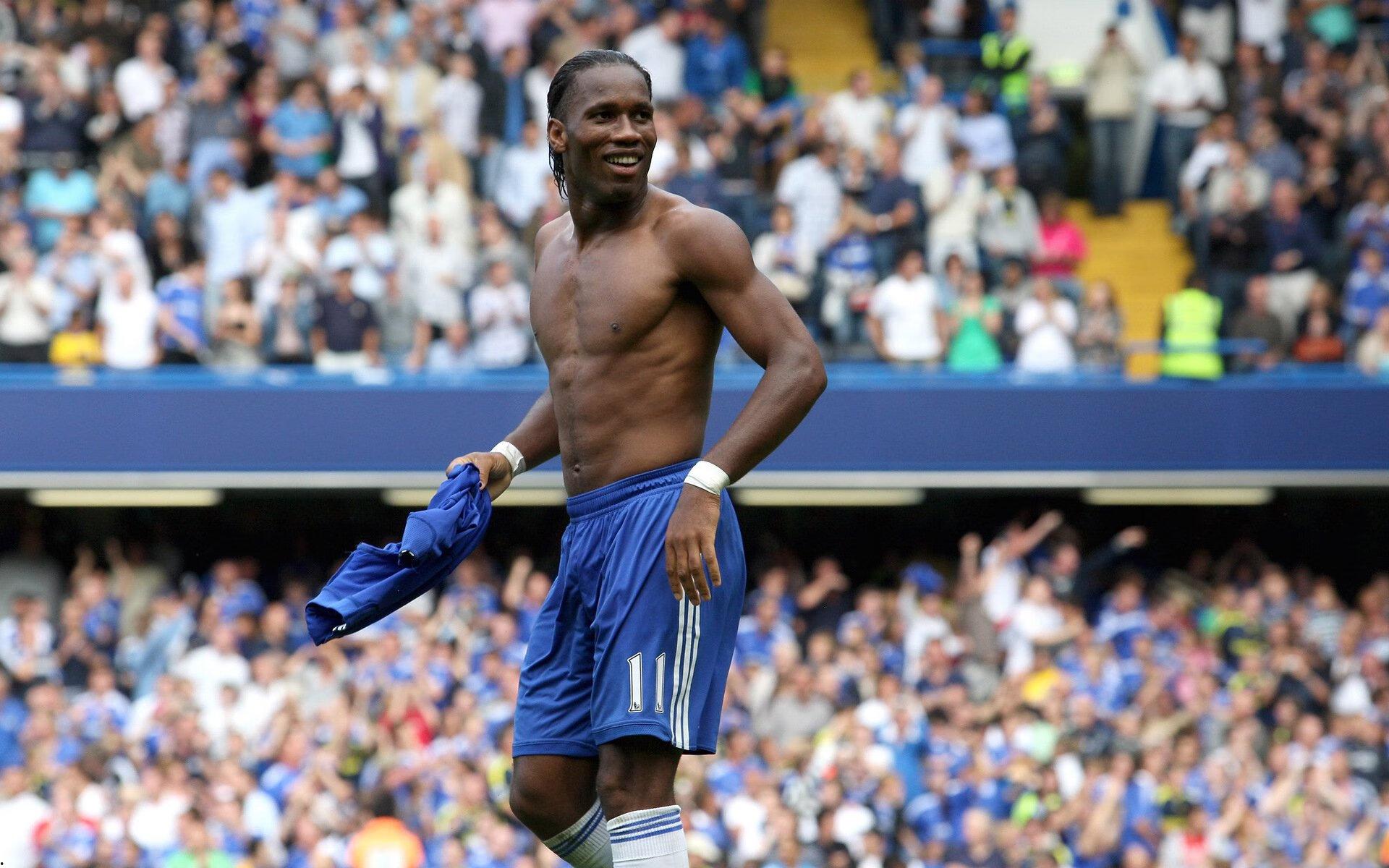 今日宜半场吊门！谢尔维惊天吊射改写英超历史，球迷沸腾，年度最佳进球诞生