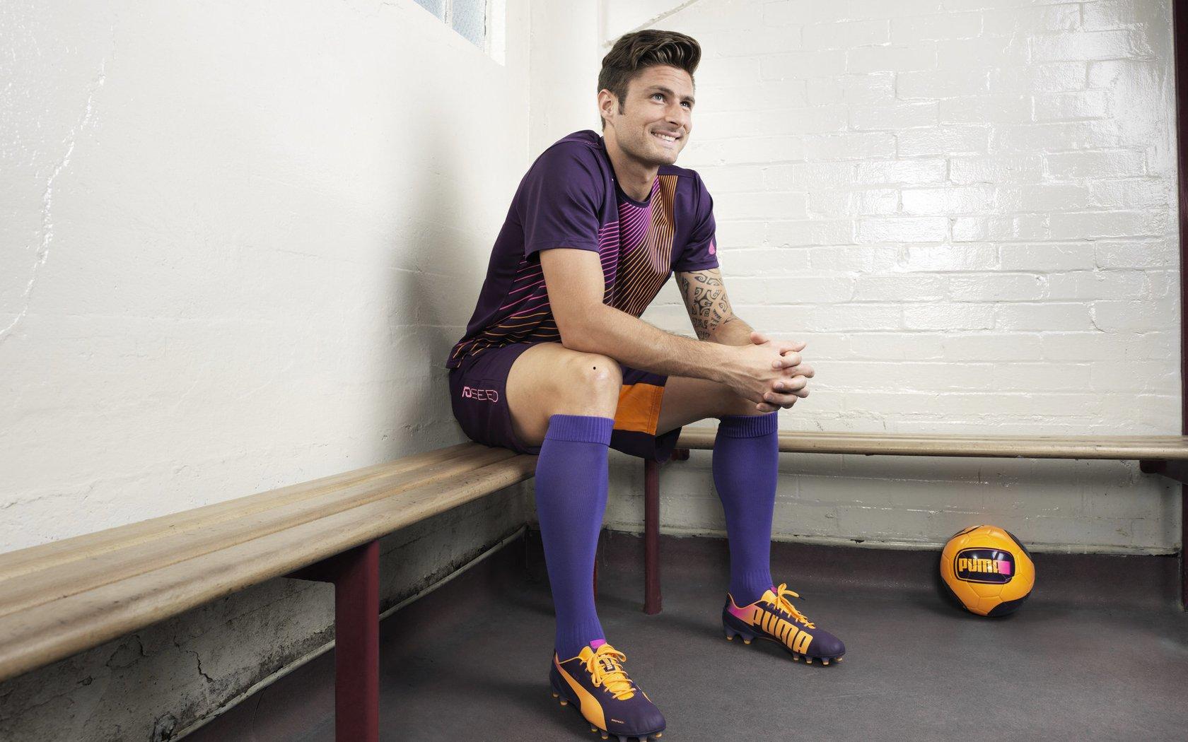 瓜迪奥拉确认胡桑诺夫伤情，曼城战略重心转移，联赛杯或成轮换舞台